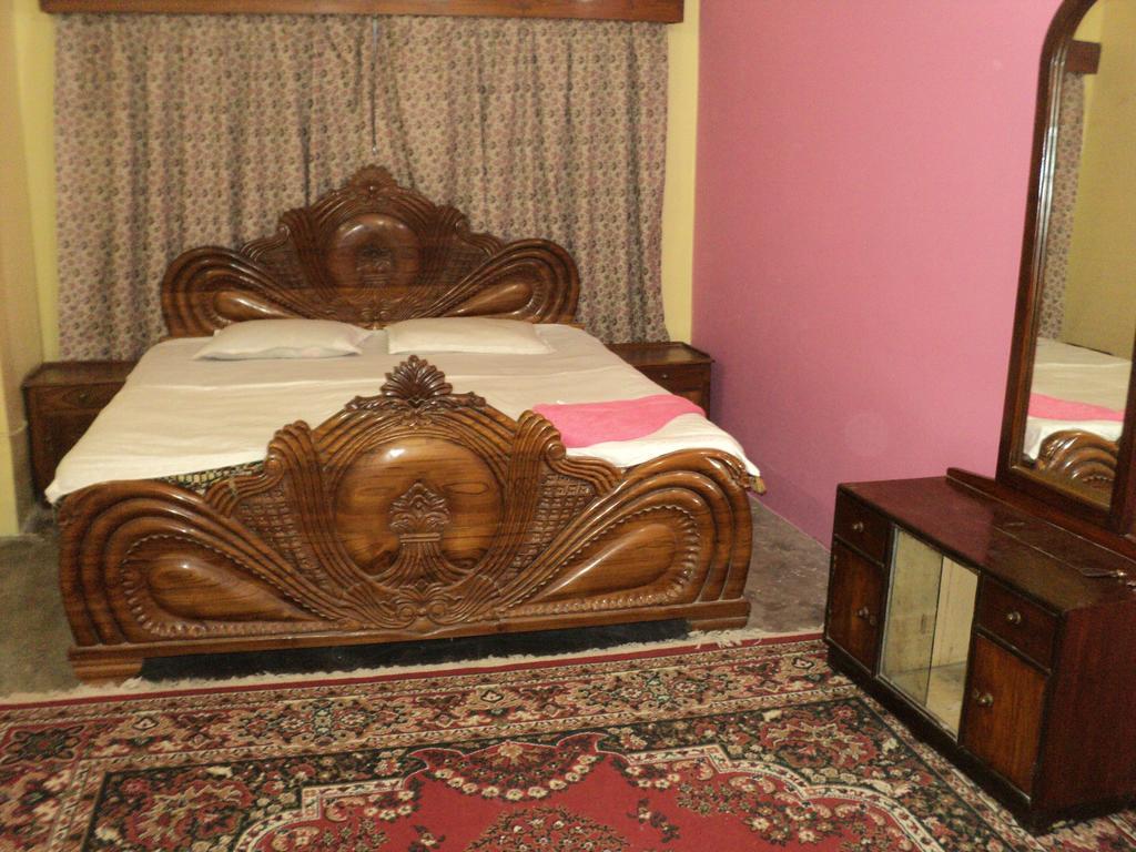 Royal Paying Guest Hotel โกลกาตา ภายนอก รูปภาพ
