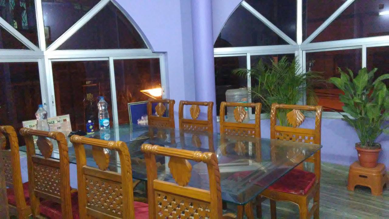 Royal Paying Guest Hotel โกลกาตา ภายนอก รูปภาพ
