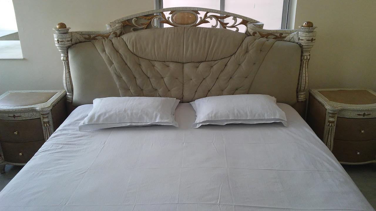 Royal Paying Guest Hotel โกลกาตา ภายนอก รูปภาพ