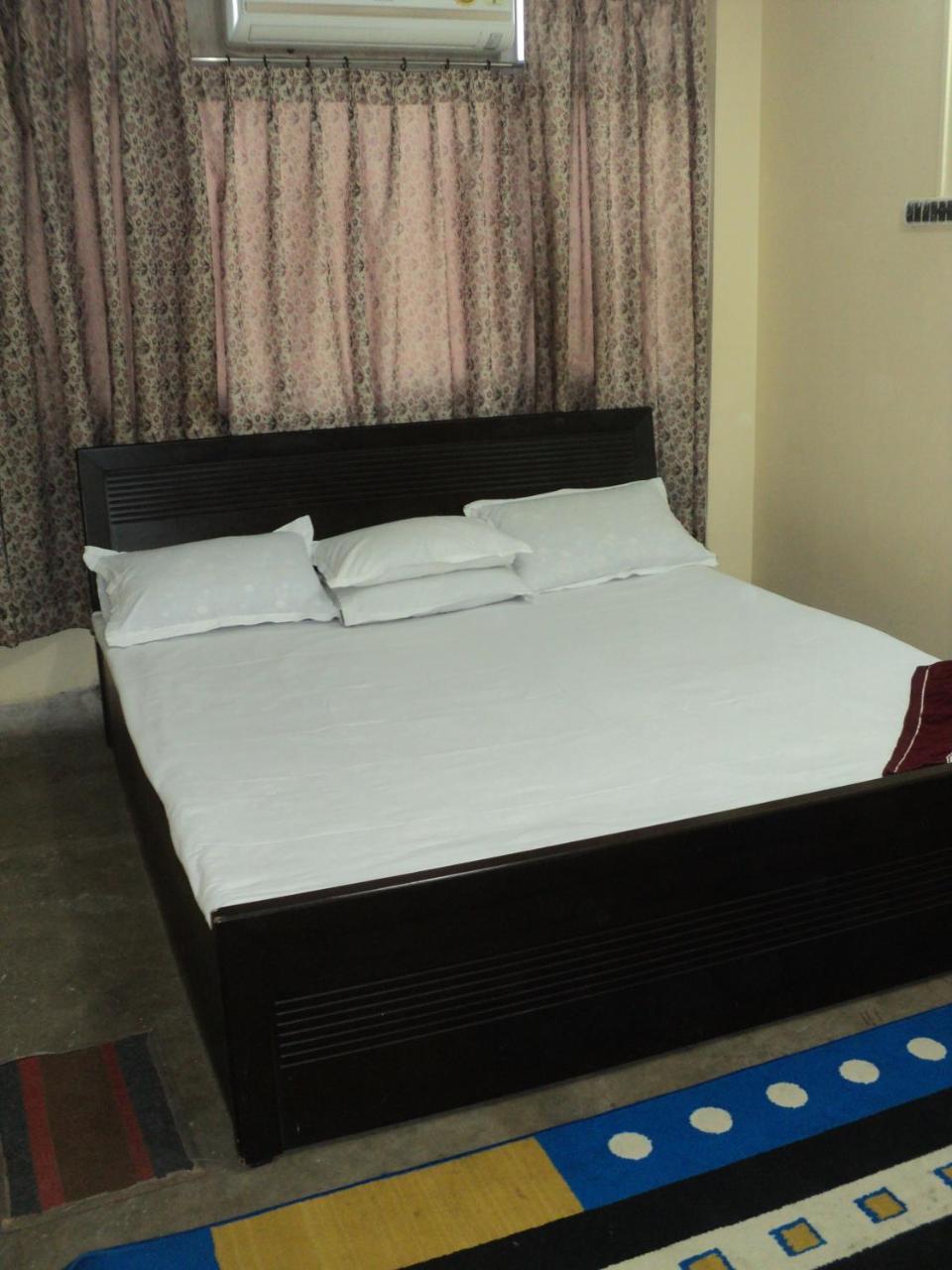 Royal Paying Guest Hotel โกลกาตา ภายนอก รูปภาพ