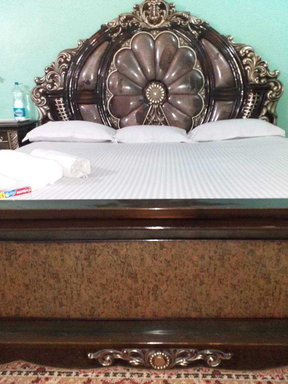 Royal Paying Guest Hotel โกลกาตา ภายนอก รูปภาพ