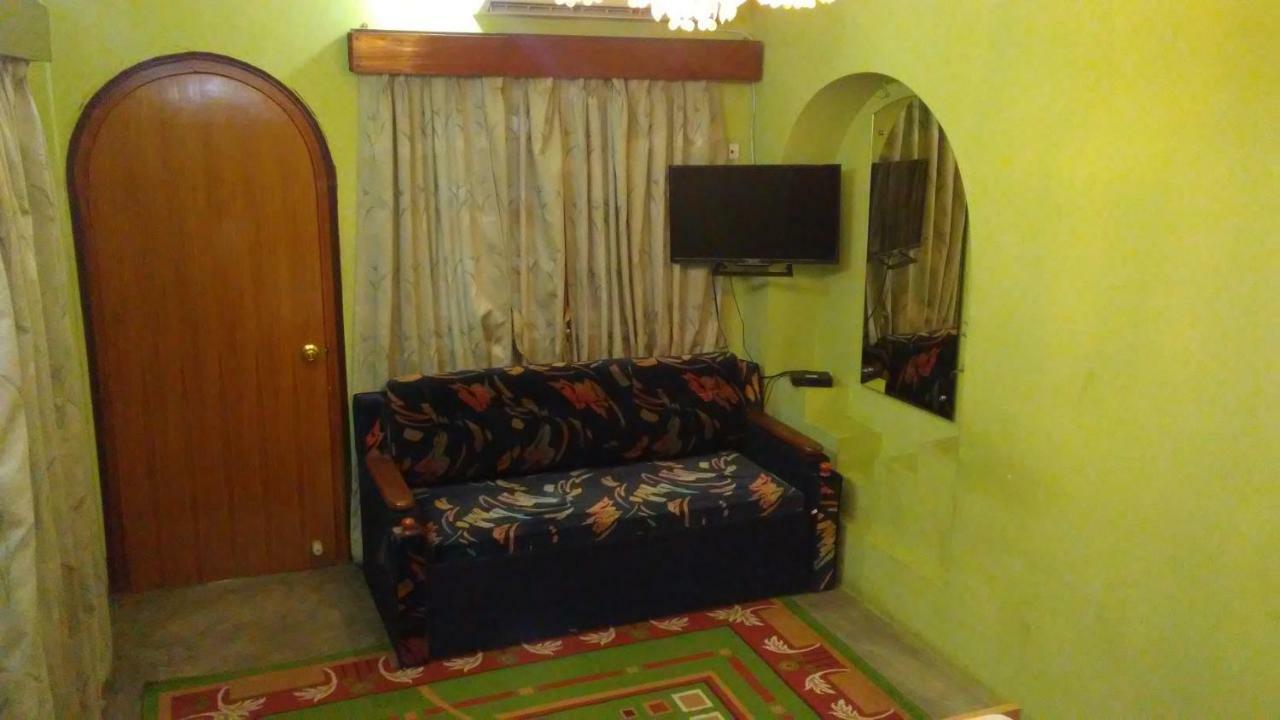 Royal Paying Guest Hotel โกลกาตา ภายนอก รูปภาพ
