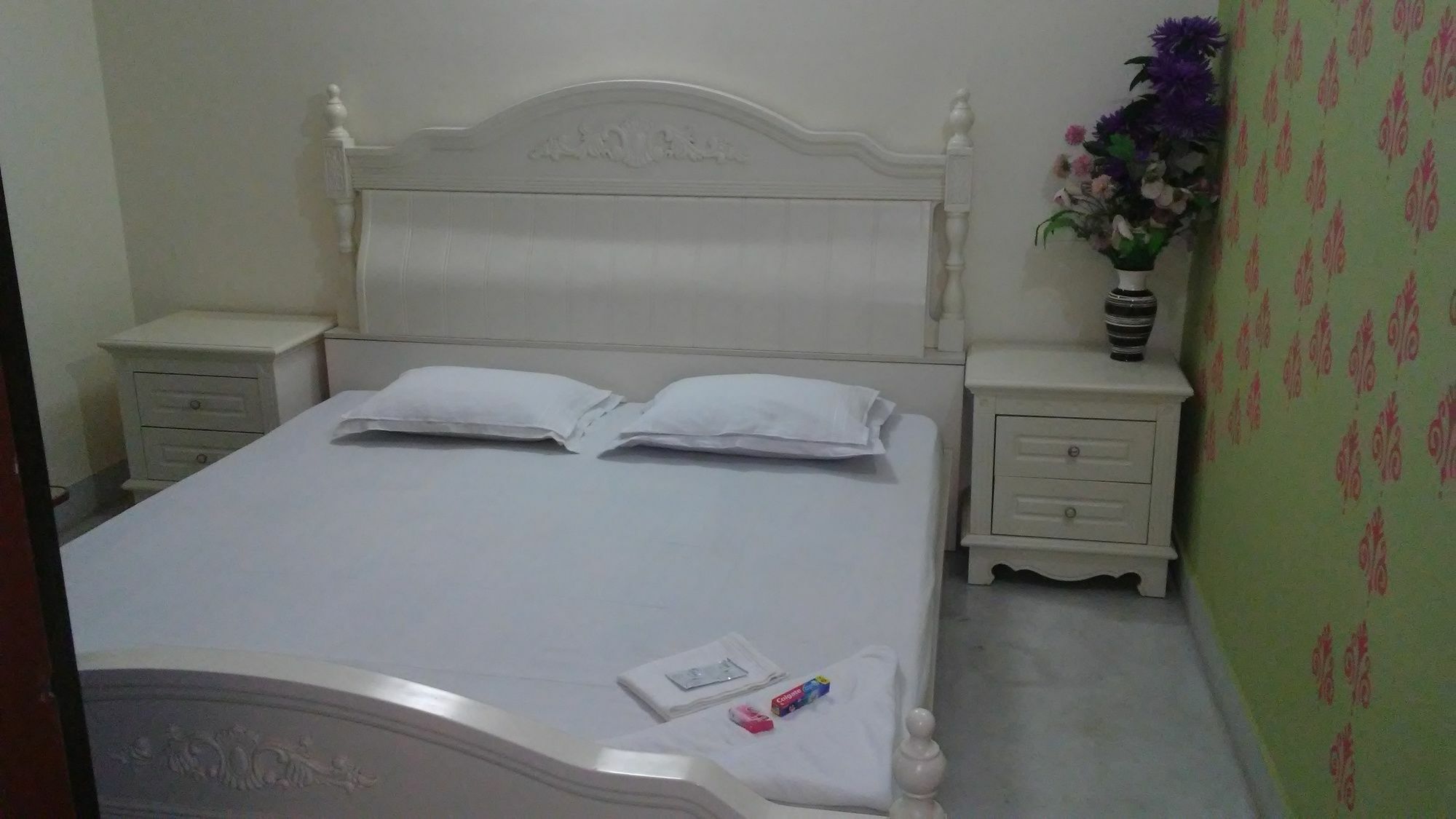 Royal Paying Guest Hotel โกลกาตา ภายนอก รูปภาพ